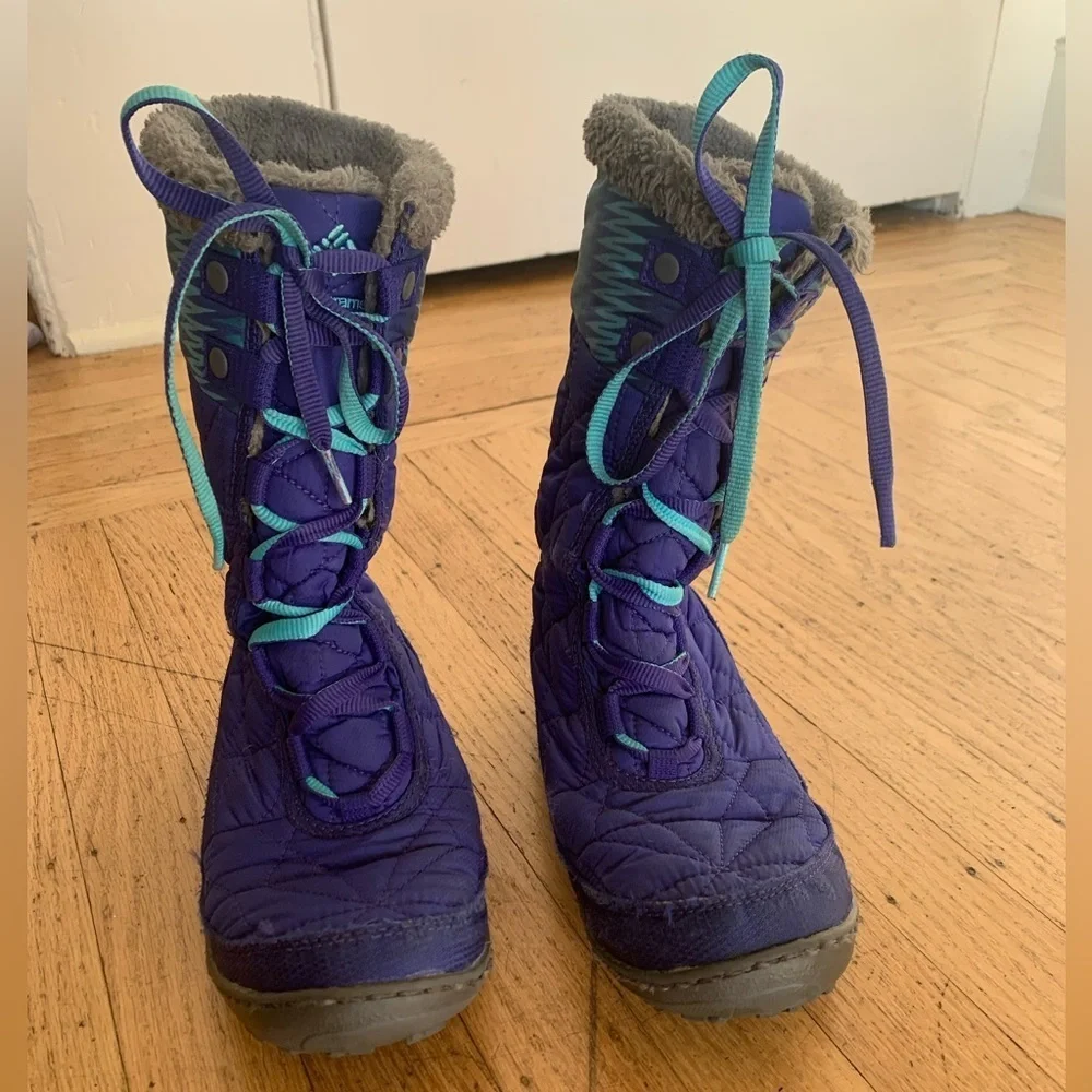 Columbia snow boots with Omni-heat liner great for winter big girl’s size 5